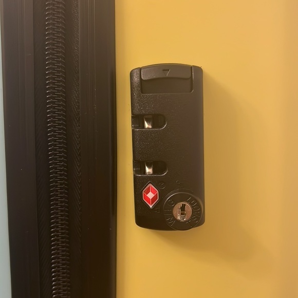 Sanrio Luggage - Picture 16 of 17